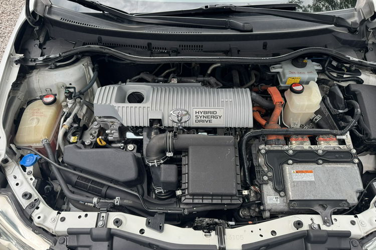 Toyota Auris 1.8 HSD 136KM Kamera Serwis Bardzo ładny zdjęcie 7