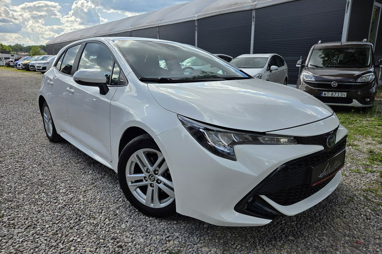 Toyota Corolla 1.8 HSD Ast. Pasa Distronic kamera Navi Grzane fotele Serwis zdjęcie 3