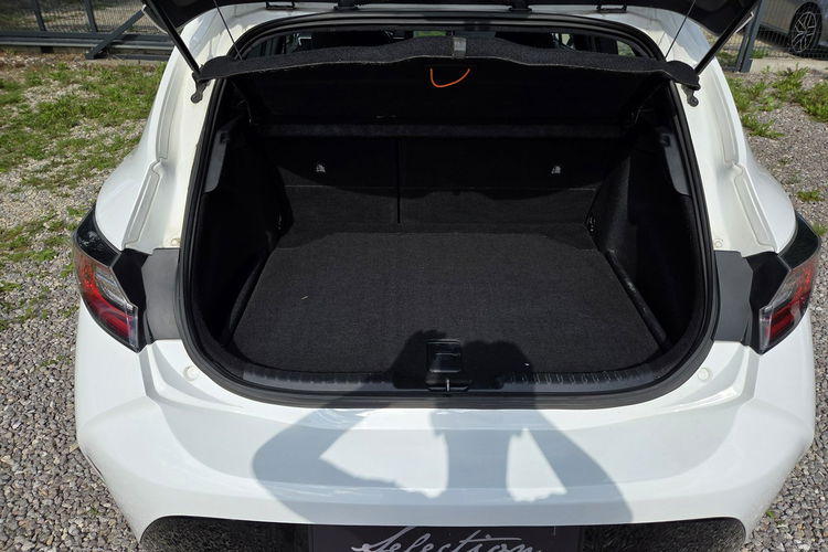 Toyota Corolla 1.8 HSD Ast. Pasa Distronic kamera Navi Grzane fotele Serwis zdjęcie 7