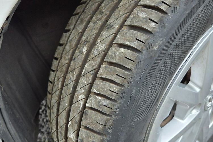 Toyota Prius+ 1.8 HSD 136KM Hand free 7 osobowy Bezwypadkowy zdjęcie 17