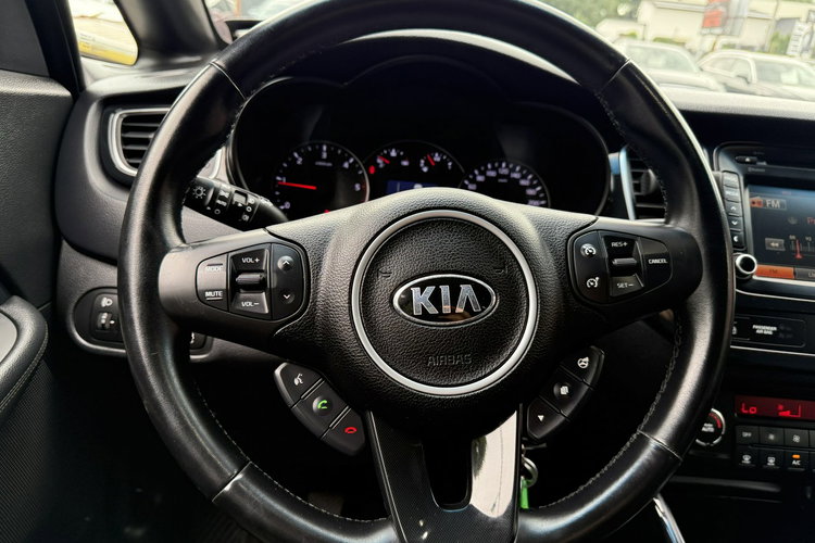 Kia Carens 7-osobowy. Kamera . Nawigacja . Panorama dach zdjęcie 14