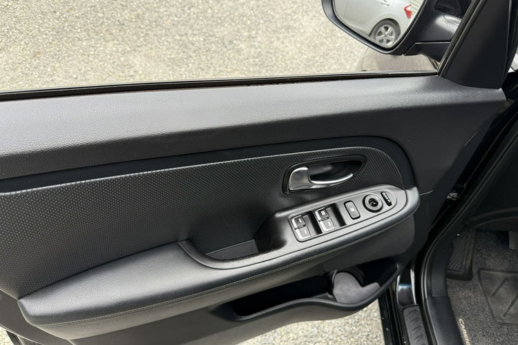 Kia Carens 7-osobowy. Kamera . Nawigacja . Panorama dach zdjęcie 23