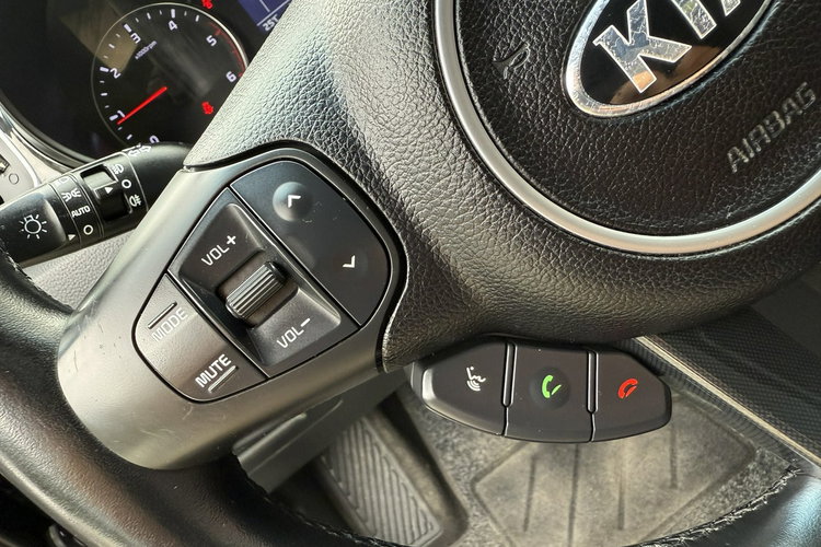 Kia Carens 7-osobowy. Kamera . Nawigacja . Panorama dach zdjęcie 26