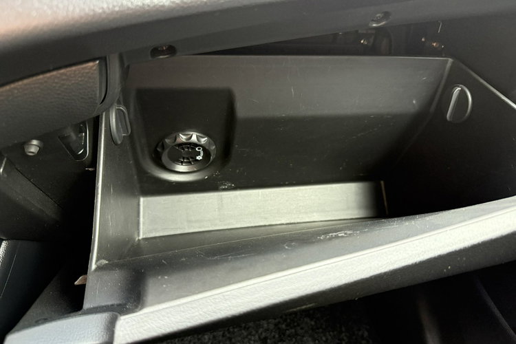 Kia Carens 7-osobowy. Kamera . Nawigacja . Panorama dach zdjęcie 31