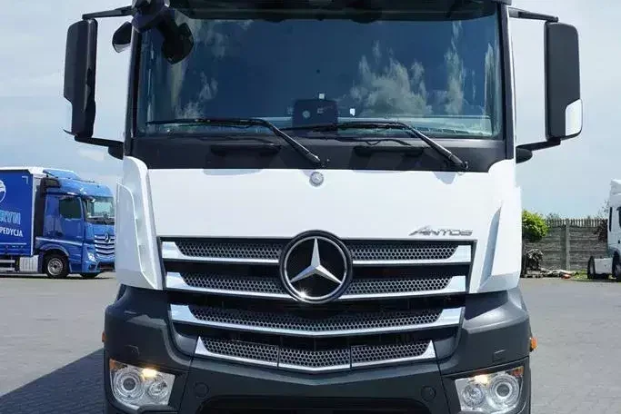 Mercedes / ANTOS / 2545 / EURO 6 / CHŁODNIA + WINDA / 23 PALETY / OŚ SKRĘTNA zdjęcie 14