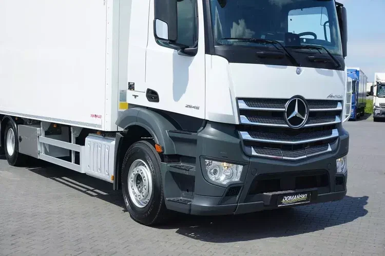 Mercedes / ANTOS / 2545 / EURO 6 / CHŁODNIA + WINDA / 23 PALETY / OŚ SKRĘTNA zdjęcie 28