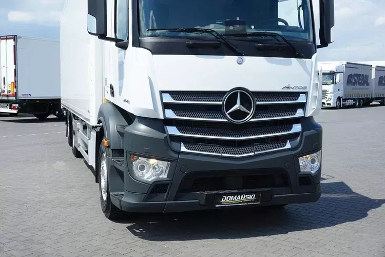 Mercedes / ANTOS / 2545 / EURO 6 / CHŁODNIA + WINDA / 23 PALETY / OŚ SKRĘTNA zdjęcie 29