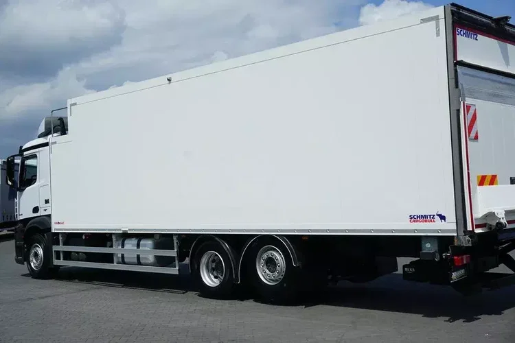 Mercedes / ANTOS / 2545 / EURO 6 / CHŁODNIA + WINDA / 23 PALETY / OŚ SKRĘTNA zdjęcie 36