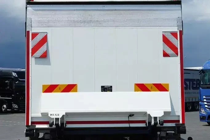 Mercedes / ANTOS / 2545 / EURO 6 / CHŁODNIA + WINDA / 23 PALETY / OŚ SKRĘTNA zdjęcie 37