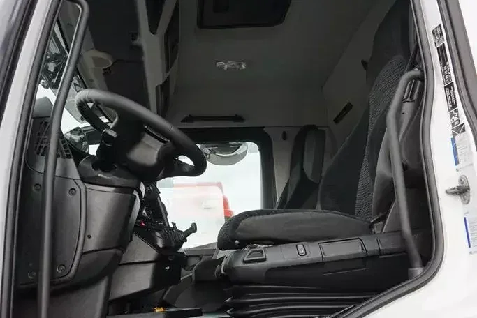 Mercedes / ANTOS / 2545 / EURO 6 / CHŁODNIA + WINDA / 23 PALETY / OŚ SKRĘTNA zdjęcie 7