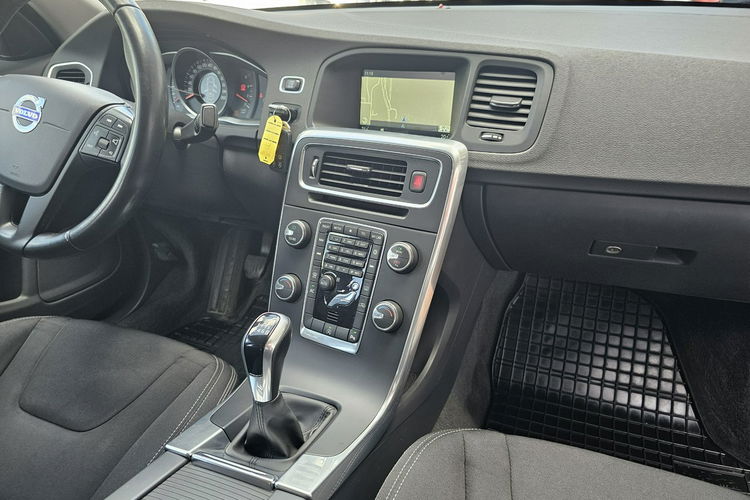 Volvo S60 kamera, serwia ASO, niski przebieg zdjęcie 17