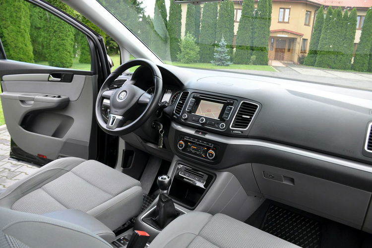 Volkswagen Sharan 2.0TDI(140KM) Navi Panorama 7-Foteli El.Fotel Welur Reling Alu16"ASO zdjęcie 28