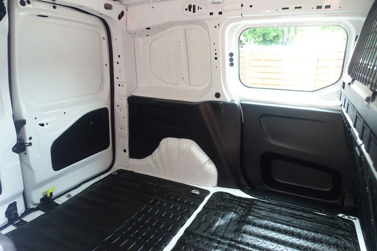 Citroen Berlingo Fv 23% Navi Czujniki Pełny Serwis Cena Brutto 47500 Gwarancja zdjęcie 11