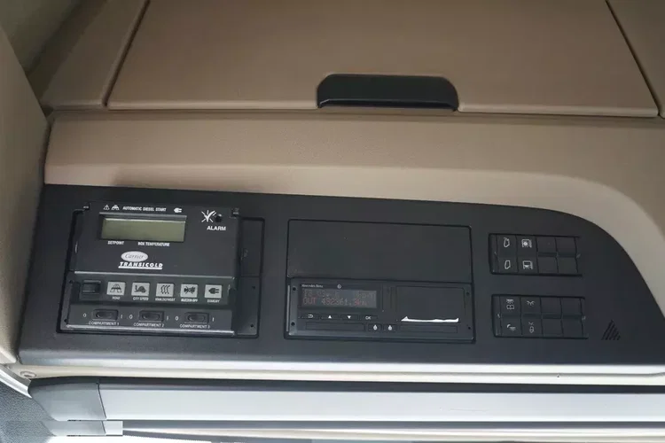 Mercedes Actros 2548 MP5 / Chłodnia Krone 18 EPAL Multitemperatura / Doppelstock 36 EPAL / Kabina GIGA SPACE zdjęcie 22