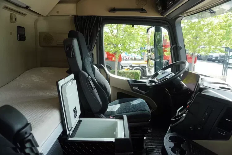 Mercedes Actros 2548 MP5 / Chłodnia Krone 18 EPAL Multitemperatura / Doppelstock 36 EPAL / Kabina GIGA SPACE zdjęcie 27