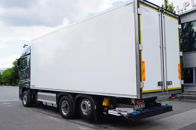Mercedes Actros 2548 MP5 / Chłodnia Krone 18 EPAL Multitemperatura / Doppelstock 36 EPAL / Kabina GIGA SPACE zdjęcie 4