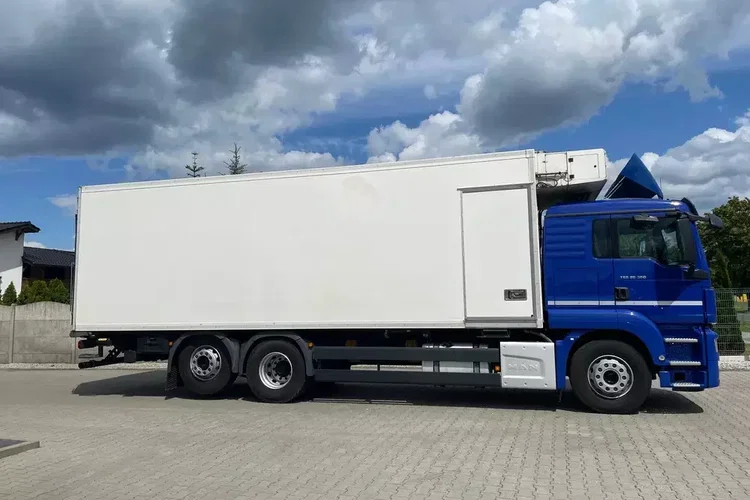 MAN TGS 26.360 CHŁODNIA 8.10m ( 20 europalet ) zdjęcie 5