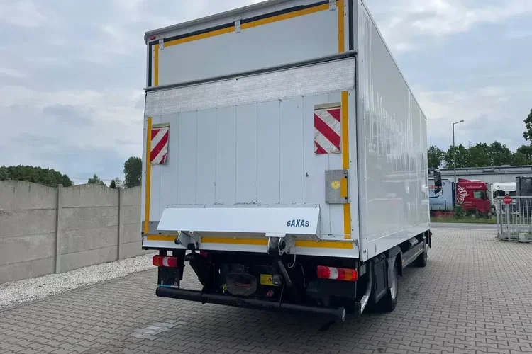 Mercedes ATEGO 818 klima, pneumatyka zdjęcie 6