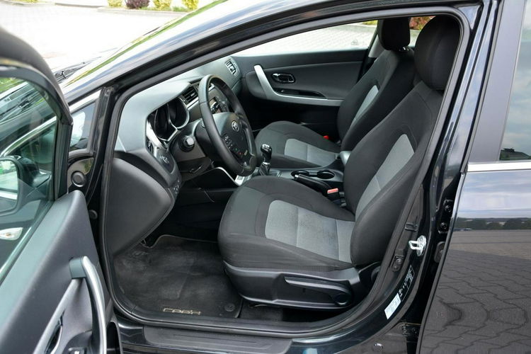 Kia Cee'd 1.6GDI(135KM) Lift Ledy Navi Kamera Klimatronic Grzana kierownica ASO zdjęcie 21