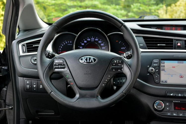 Kia Cee'd 1.6GDI(135KM) Lift Ledy Navi Kamera Klimatronic Grzana kierownica ASO zdjęcie 23