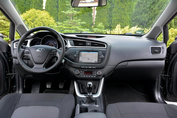 Kia Cee'd 1.6GDI(135KM) Lift Ledy Navi Kamera Klimatronic Grzana kierownica ASO zdjęcie 24