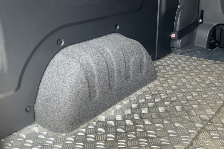 Renault Trafic Grand Passenger 2.0 dCi - 146KM - 6os. - Automat - Klima - FV23% zdjęcie 16