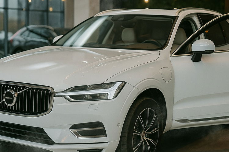 Volvo XC 60 Recharge Plug-In Hybrid AWD INSCRIPTION 341 KM FULL OPCJA I PANORAMA zdjęcie 2