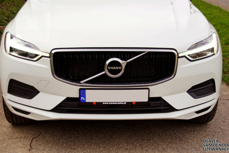 Volvo XC 60 T6 AWD 2020 Momentum Panorama FulLed Kamera Cof Podgrzewane fotele zdjęcie 10