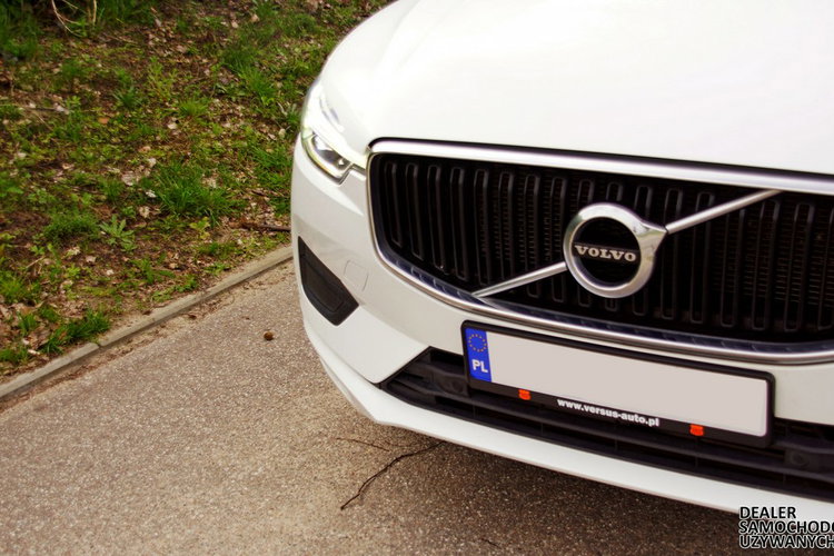Volvo XC 60 T6 AWD 2020 Momentum Panorama FulLed Kamera Cof Podgrzewane fotele zdjęcie 11
