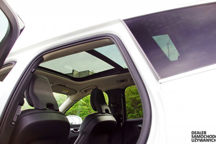 Volvo XC 60 T6 AWD 2020 Momentum Panorama FulLed Kamera Cof Podgrzewane fotele zdjęcie 17