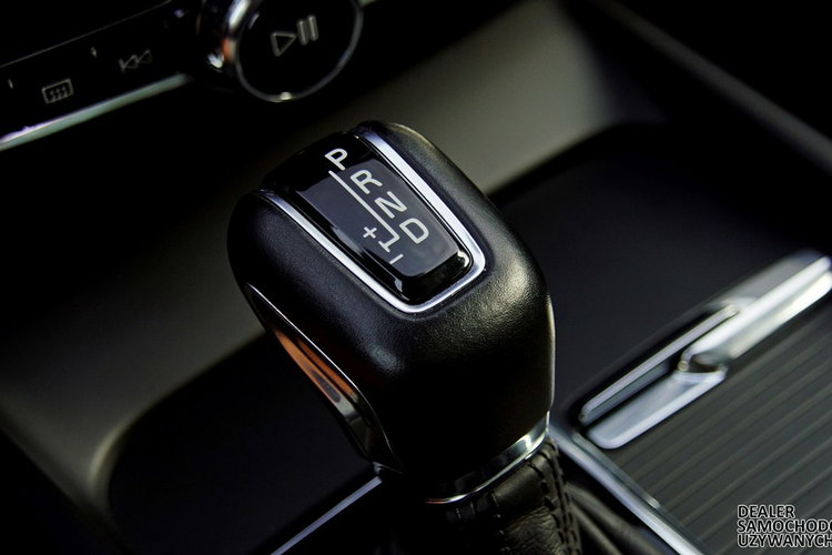 Volvo XC 60 T6 AWD 2020 Momentum Panorama FulLed Kamera Cof Podgrzewane fotele zdjęcie 29