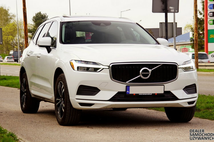 Volvo XC 60 T6 AWD 2020 Momentum Panorama FulLed Kamera Cof Podgrzewane fotele zdjęcie 3