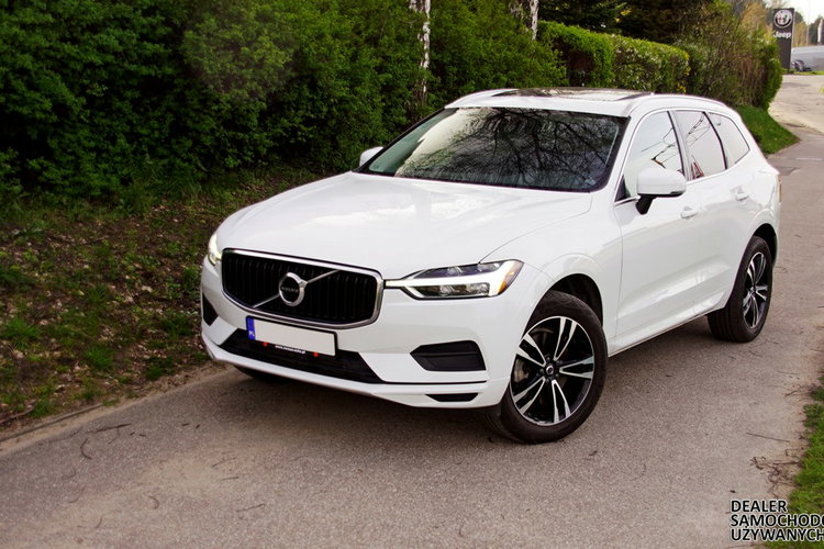 Volvo XC 60 T6 AWD 2020 Momentum Panorama FulLed Kamera Cof Podgrzewane fotele zdjęcie 42