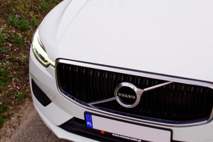 Volvo XC 60 T6 AWD 2020 Momentum Panorama FulLed Kamera Cof Podgrzewane fotele zdjęcie 46