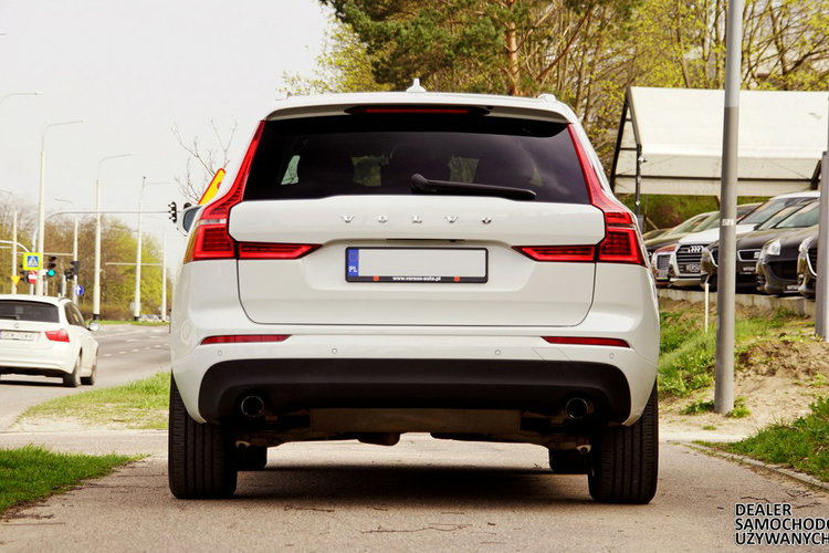 Volvo XC 60 T6 AWD 2020 Momentum Panorama FulLed Kamera Cof Podgrzewane fotele zdjęcie 5