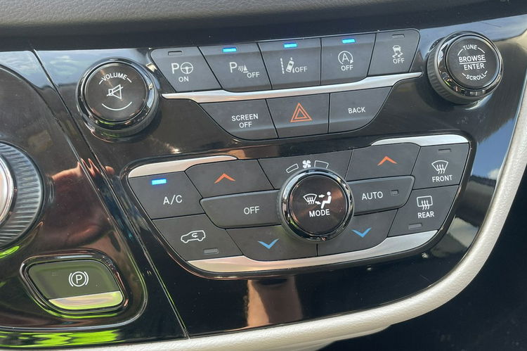 Chrysler Pacifica 3.6Pentastar 286KM 7os Kamery 360 Radar Keyless zdjęcie 12