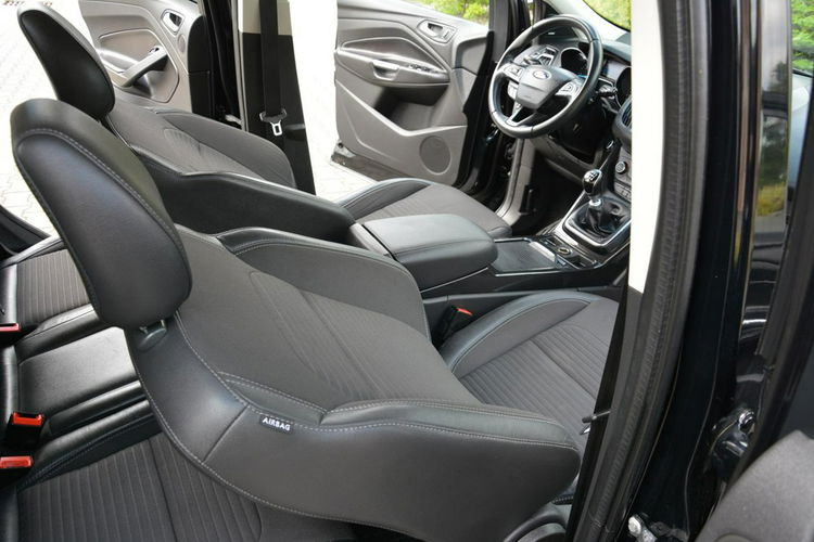 Ford Kuga Titanium 4WD Ledy Bi-xenon Skóry Navi Kamera Park Assist el.klapa zdjęcie 18
