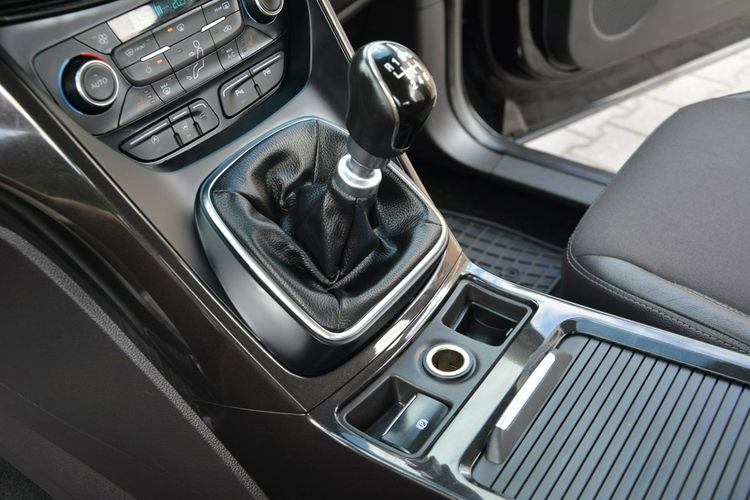 Ford Kuga Titanium 4WD Ledy Bi-xenon Skóry Navi Kamera Park Assist el.klapa zdjęcie 32