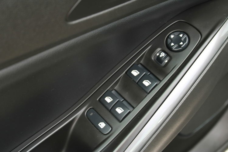 Opel Grandland X 1.6 Turbo Elegance Bussines Pack Automat zdjęcie 17