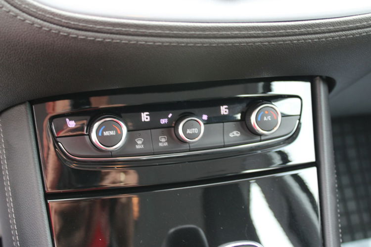 Opel Grandland X 1.6 Turbo Elegance Bussines Pack Automat zdjęcie 24