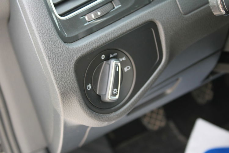 Volkswagen Golf Comfortline A Gwarancja Auto-Hold zdjęcie 18