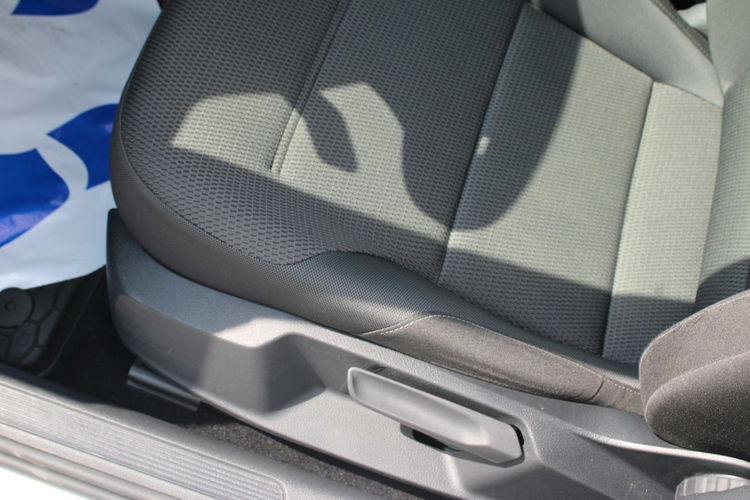 Volkswagen Golf Comfortline A Gwarancja Auto-Hold zdjęcie 19