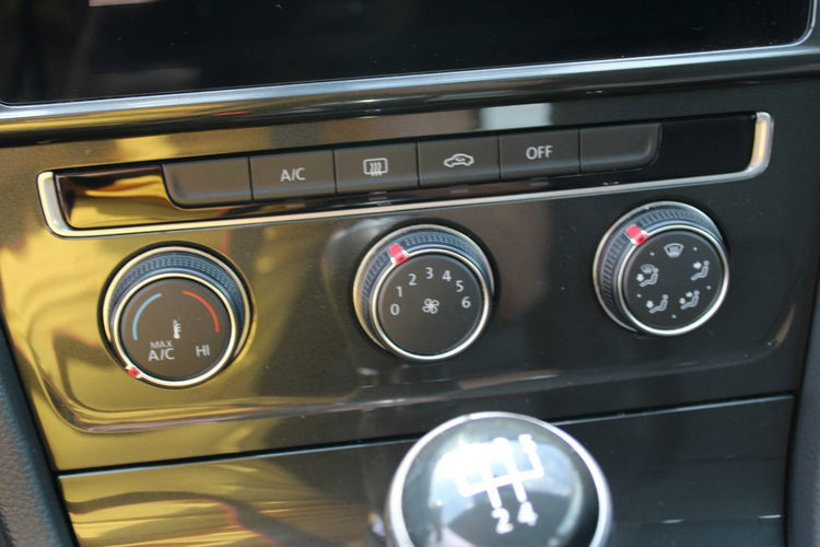 Volkswagen Golf Comfortline A Gwarancja Auto-Hold zdjęcie 23