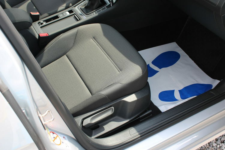Volkswagen Golf Comfortline A Gwarancja Auto-Hold zdjęcie 28