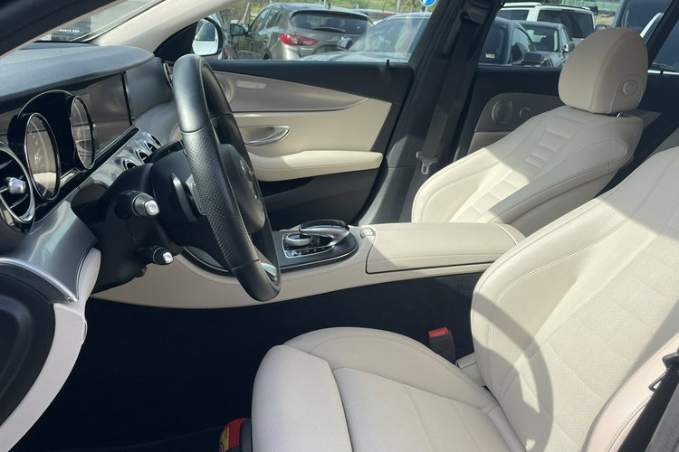 Mercedes E 220 220D 195KM 4Matic - Burmester Full Led Kamery 360 Martwe Pole zdjęcie 18