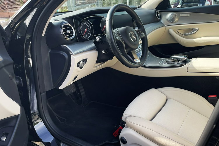 Mercedes E 220 220D 195KM 4Matic - Burmester Full Led Kamery 360 Martwe Pole zdjęcie 7