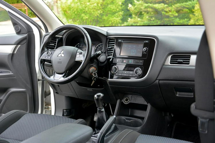 Mitsubishi Outlander 2.0(150KM) Lift 98 tys przebieg Ledy Kamera Alu Grzane fotele ASO zdjęcie 20