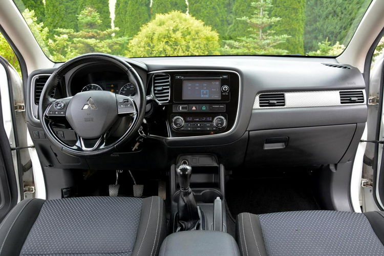 Mitsubishi Outlander 2.0(150KM) Lift 98 tys przebieg Ledy Kamera Alu Grzane fotele ASO zdjęcie 24