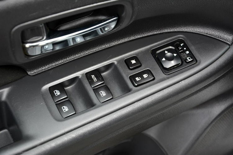 Mitsubishi Outlander 2.0(150KM) Lift 98 tys przebieg Ledy Kamera Alu Grzane fotele ASO zdjęcie 31