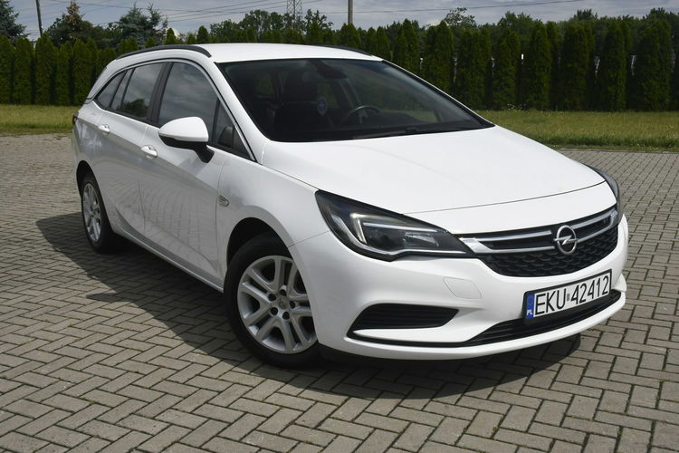 Opel Astra 1.4Turbo Benz. Navigacja.Klimatr 2 str.Parktr.Temp.Ledy.LIFT . zdjęcie 2